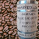 Le café blue mountain de la Jamaïque est cueilli à la main et traité en petits lots assurant la traçabilité, un produit de haute qualité remarquablement constant, avec une douceur délicate et une complexité des saveurs. ALTITUDE : Plantations situées à 1 000 mètres