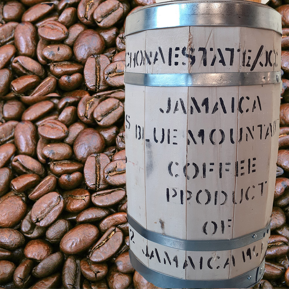 Le café blue mountain de la Jamaïque est cueilli à la main et traité en petits lots assurant la traçabilité, un produit de haute qualité remarquablement constant, avec une douceur délicate et une complexité des saveurs. ALTITUDE : Plantations situées à 1 000 mètres